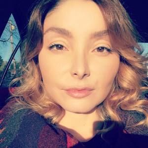 Meet your Posher, Dedee